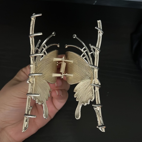 Butterfly claw clip - Picture 3 of 3